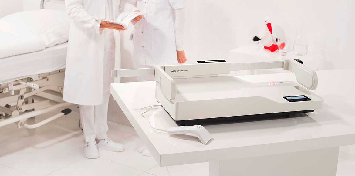 seca 336 i - EMR ready Wi-Fi 機能付デジタルベビースケール（検定付